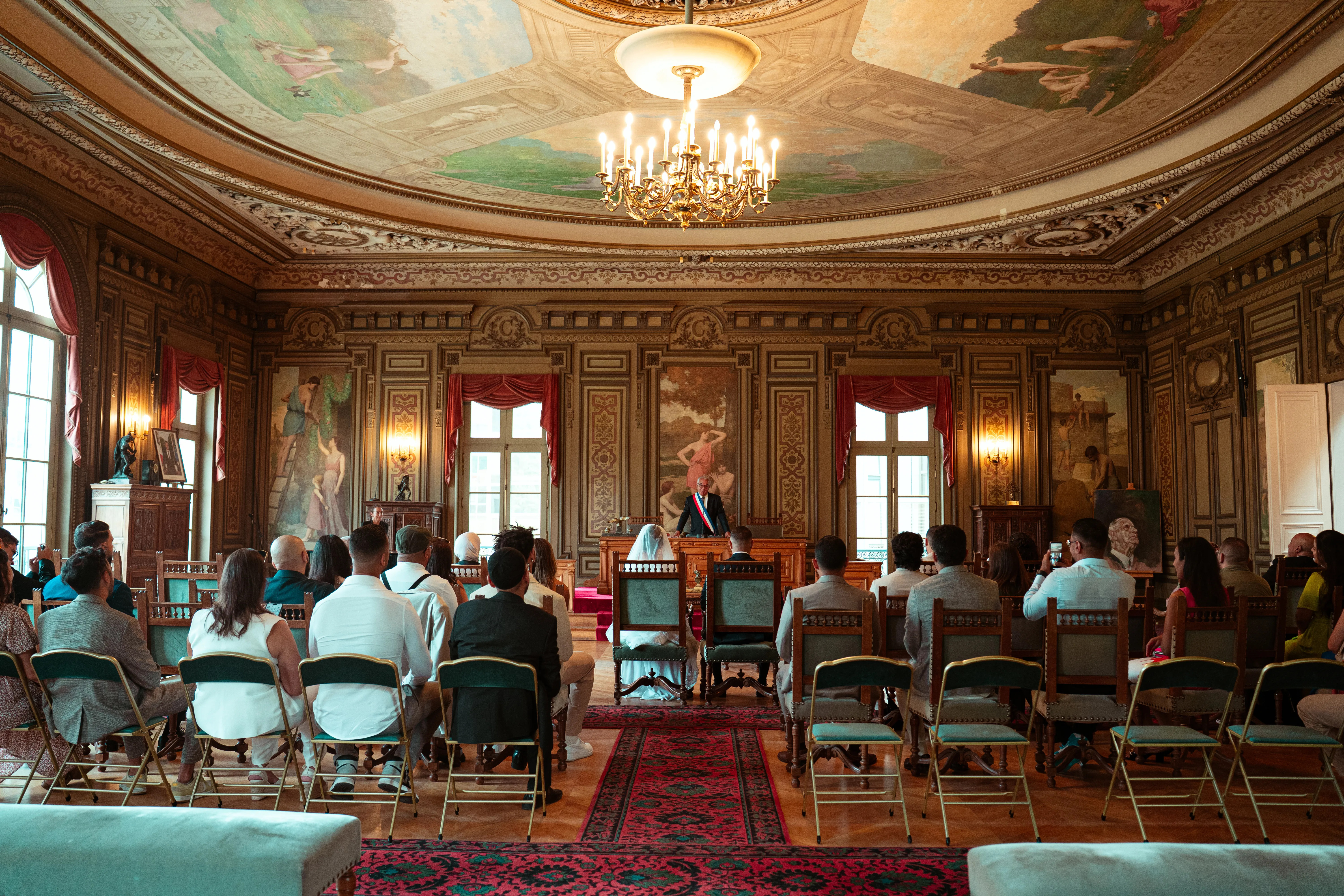 Wedding detail photography with beautiful floral arrangements