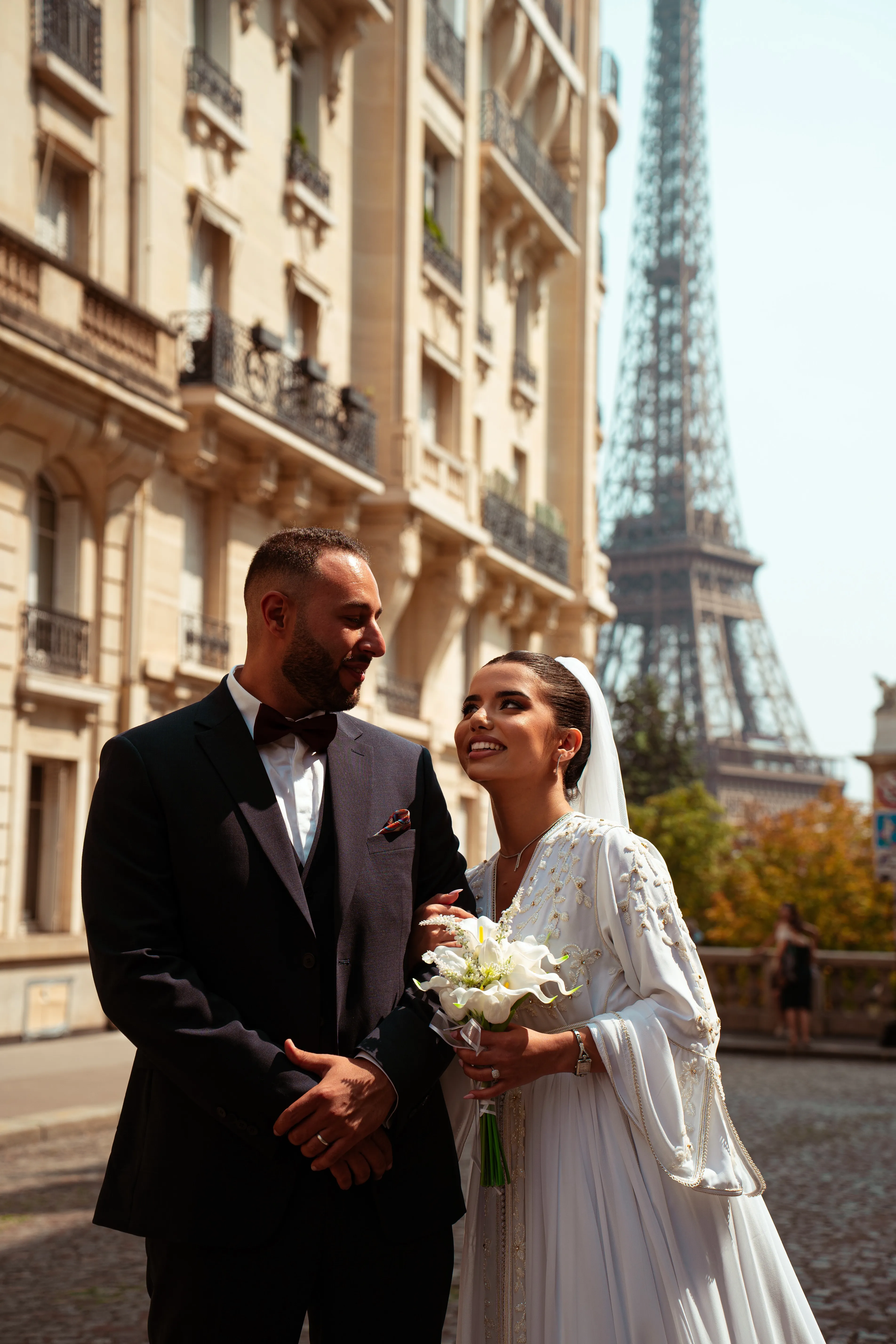 Romantic wedding couple portrait photography